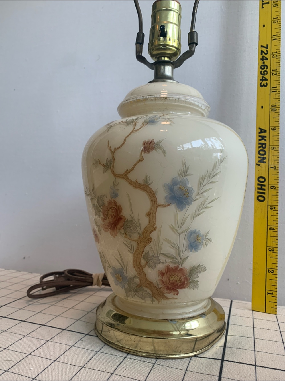 Akro Agate Chinoiserie Ginger Jar Lamp